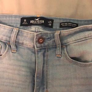 Hollister High Rise Super Skinny Jeans- w25 L30